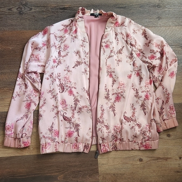 HAUTE Hippie Jacket - Picture 1 of 12